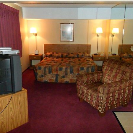 Super 8 By Wyndham Chadron Ne Hotell Exteriör bild