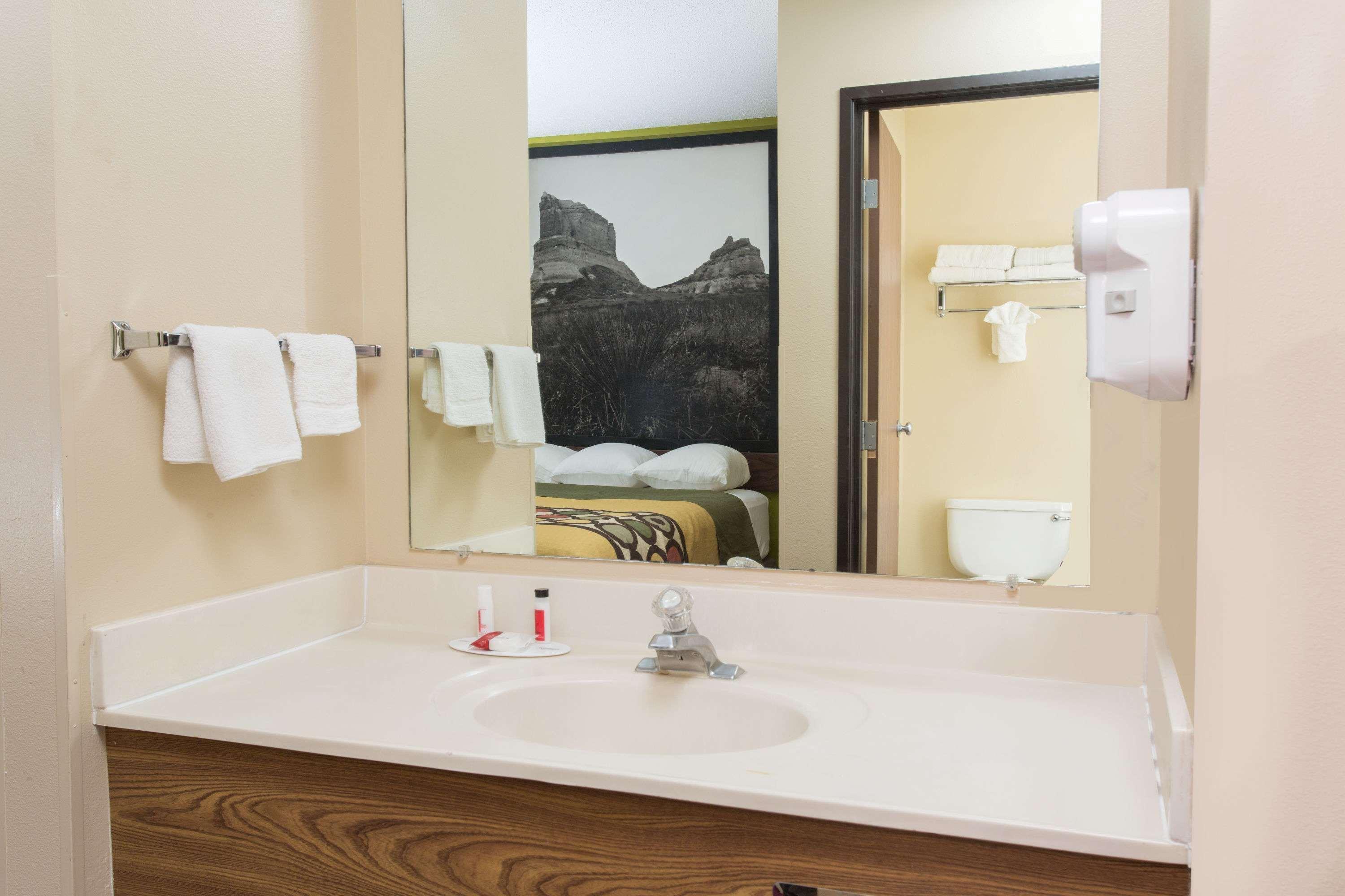 Super 8 By Wyndham Chadron Ne Hotell Exteriör bild