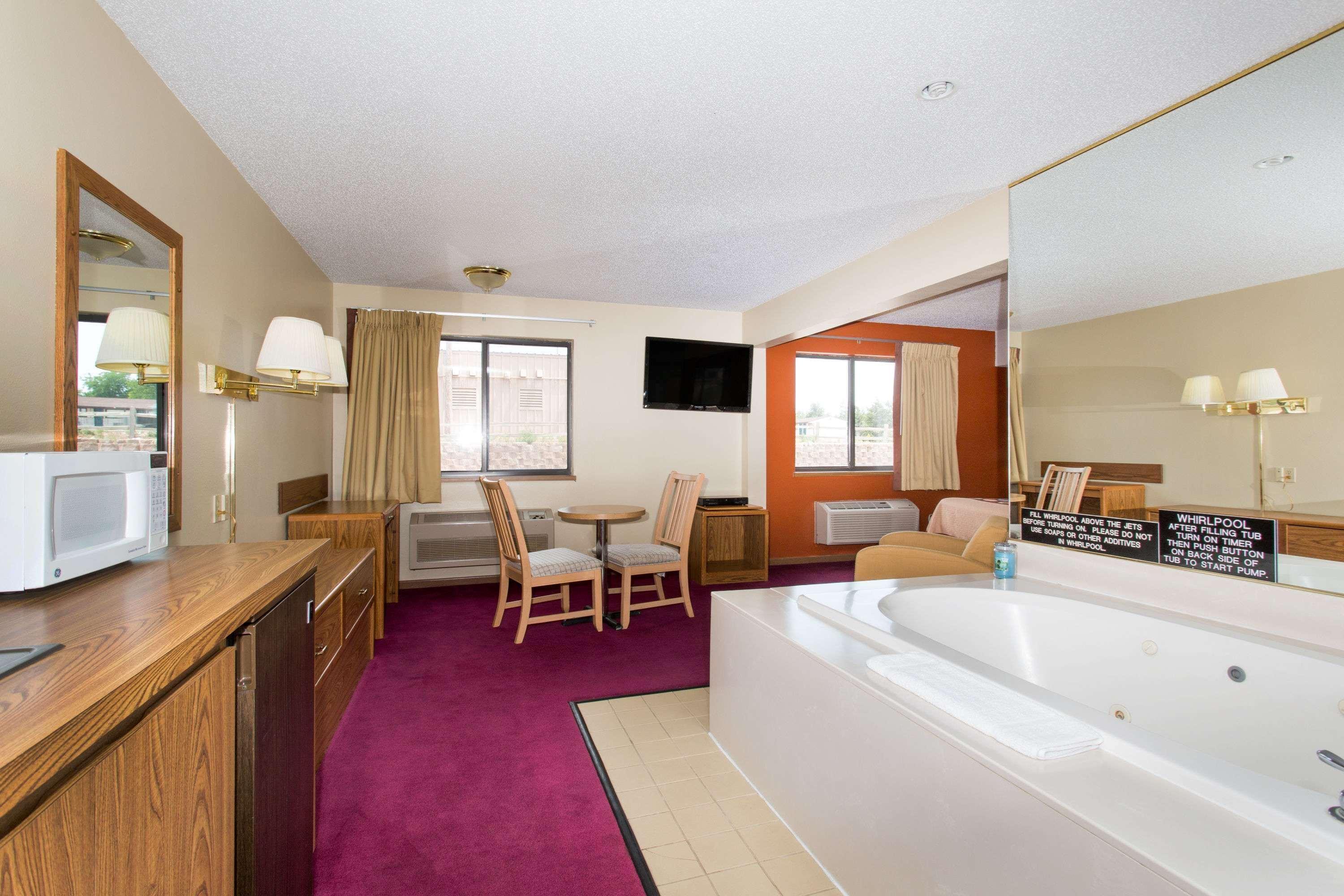 Super 8 By Wyndham Chadron Ne Hotell Exteriör bild