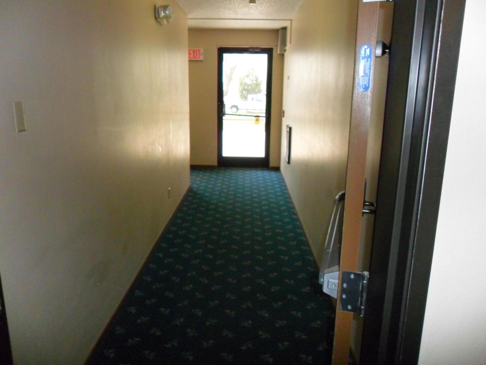 Super 8 By Wyndham Chadron Ne Hotell Exteriör bild