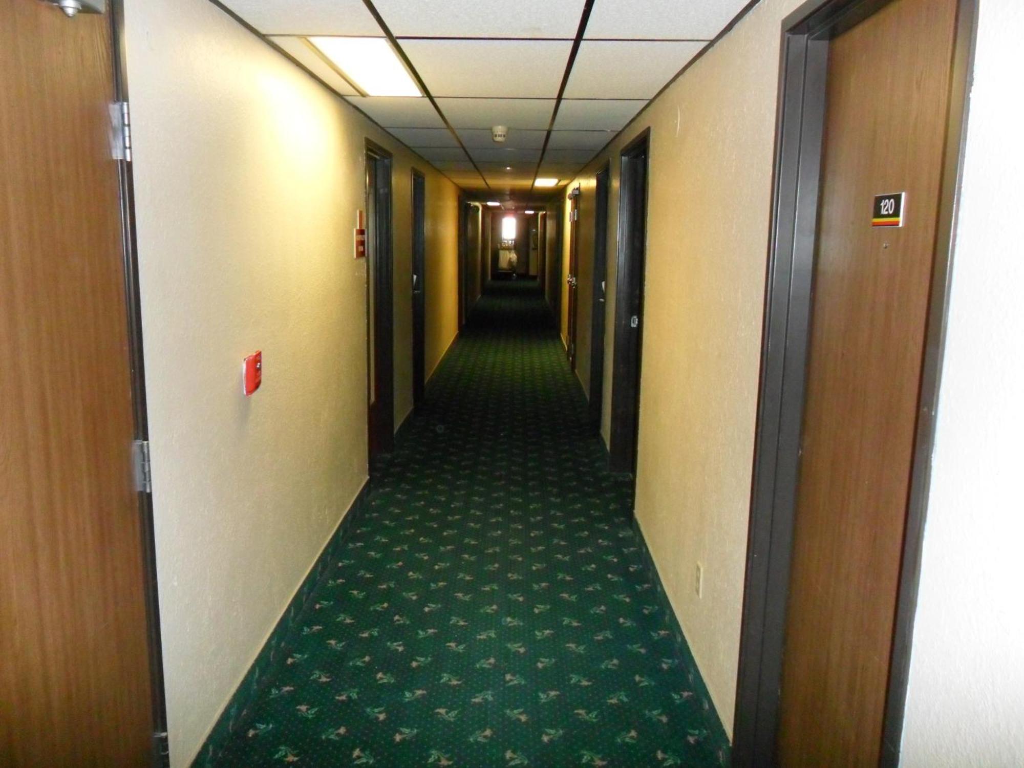 Super 8 By Wyndham Chadron Ne Hotell Exteriör bild